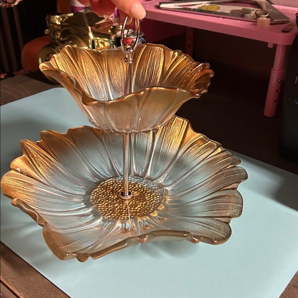 Fifth Avenue Other - Venezia Gold 2-Tier Server‎ from Fifth Avenue Crystal. - Retired Hard To Find